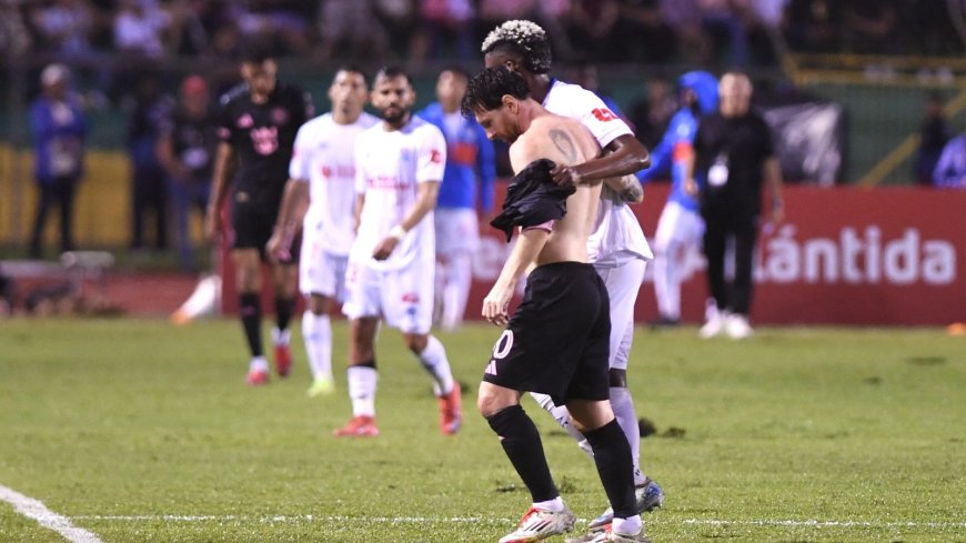 Lionel Messi Gets Grand Applause, Opposing Players Rush for Selfies as He Shines for Inter Miami with a Goal and an Assist